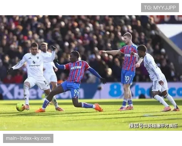 英超赛场现开球新策略 主动踢出边线旨在瞬间形成前场压迫